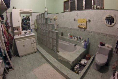 Baño cuarto principal