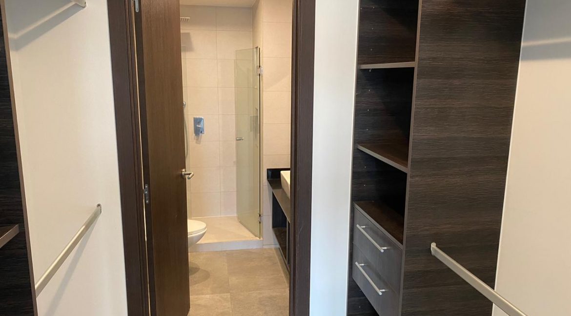 Baño-closet-cuarto-principal