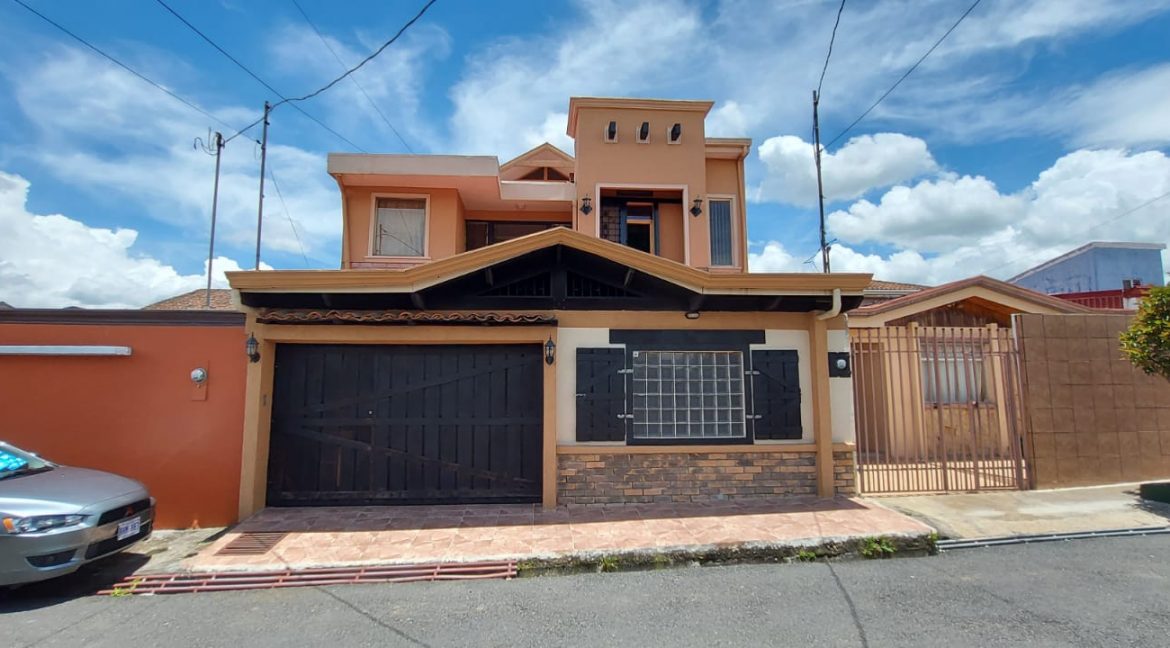 Casa en venta Urbanización Toyogres, Barrio El Bosque, Oreamuno 1 - copia - copia