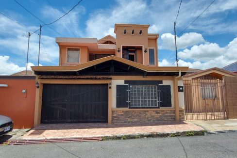 Casa en venta Urbanización Toyogres, Barrio El Bosque, Oreamuno 1 - copia - copia